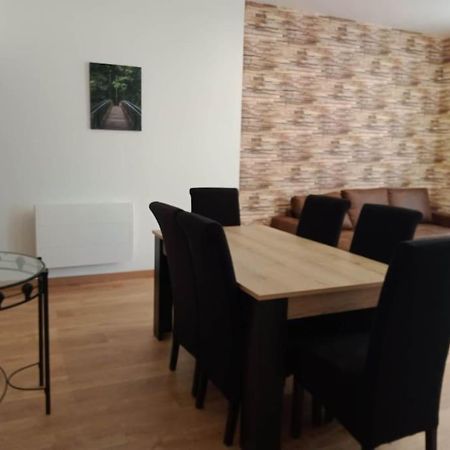 Gonnelles Appartement T3 Centre Ville Rdc D Ажан Екстериор снимка