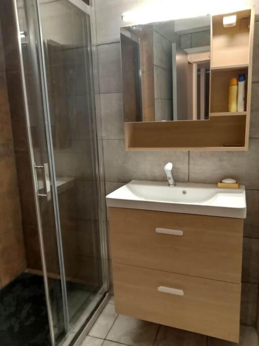 Gonnelles Appartement T3 Centre Ville Rdc D Ажан Екстериор снимка