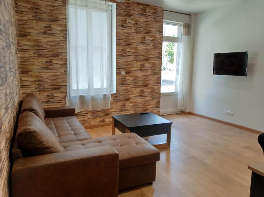 Gonnelles Appartement T3 Centre Ville Rdc D Ажан Екстериор снимка